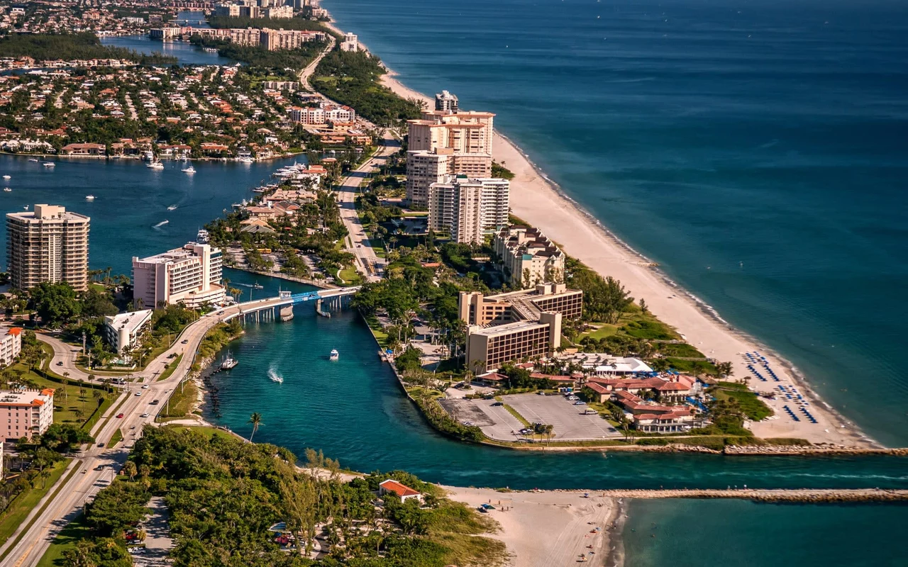 Commercial roof inspection in Fort Lauderdale